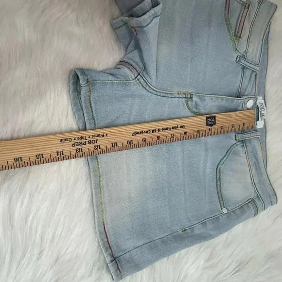 Judy Blue Mid-Rise Rainbow Thread Women's Shorts Size Large Summer Trendy - Picture 6 of 14